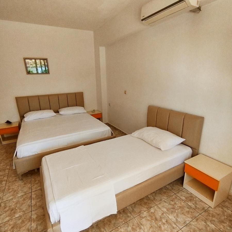Mejdi Apartments Саранде Екстериор снимка