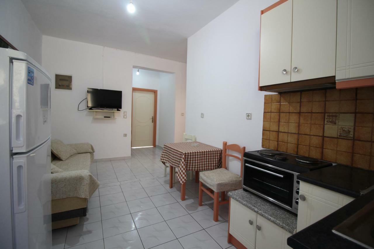 Mejdi Apartments Саранде Екстериор снимка